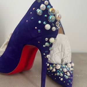 Christian Louboutin Blue Pearl Embellished Suede Pop Pointed Toe Pumps (USED)